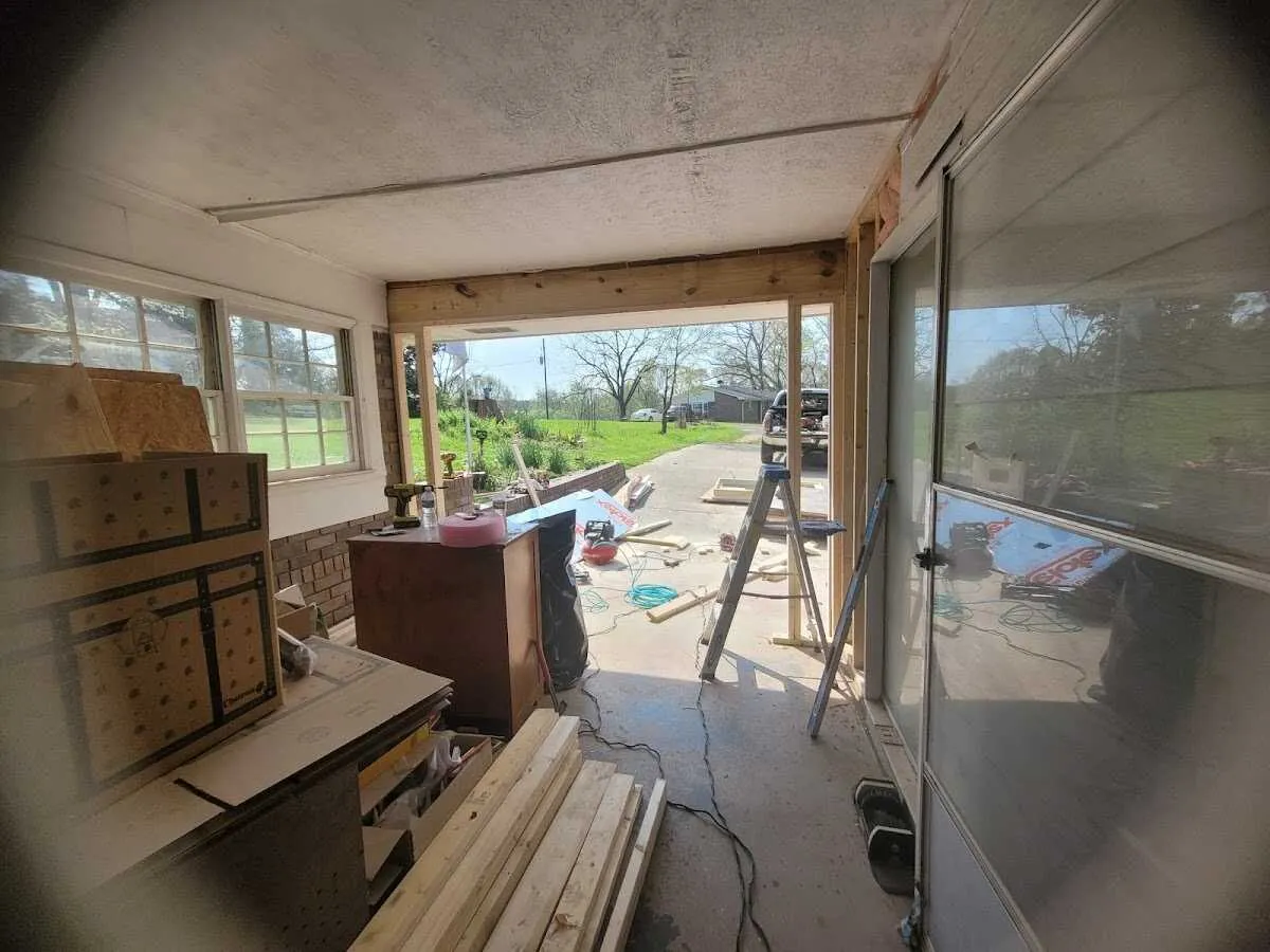 Air movers and dehumidifier for Water Mitigation Services in Kemp Mill